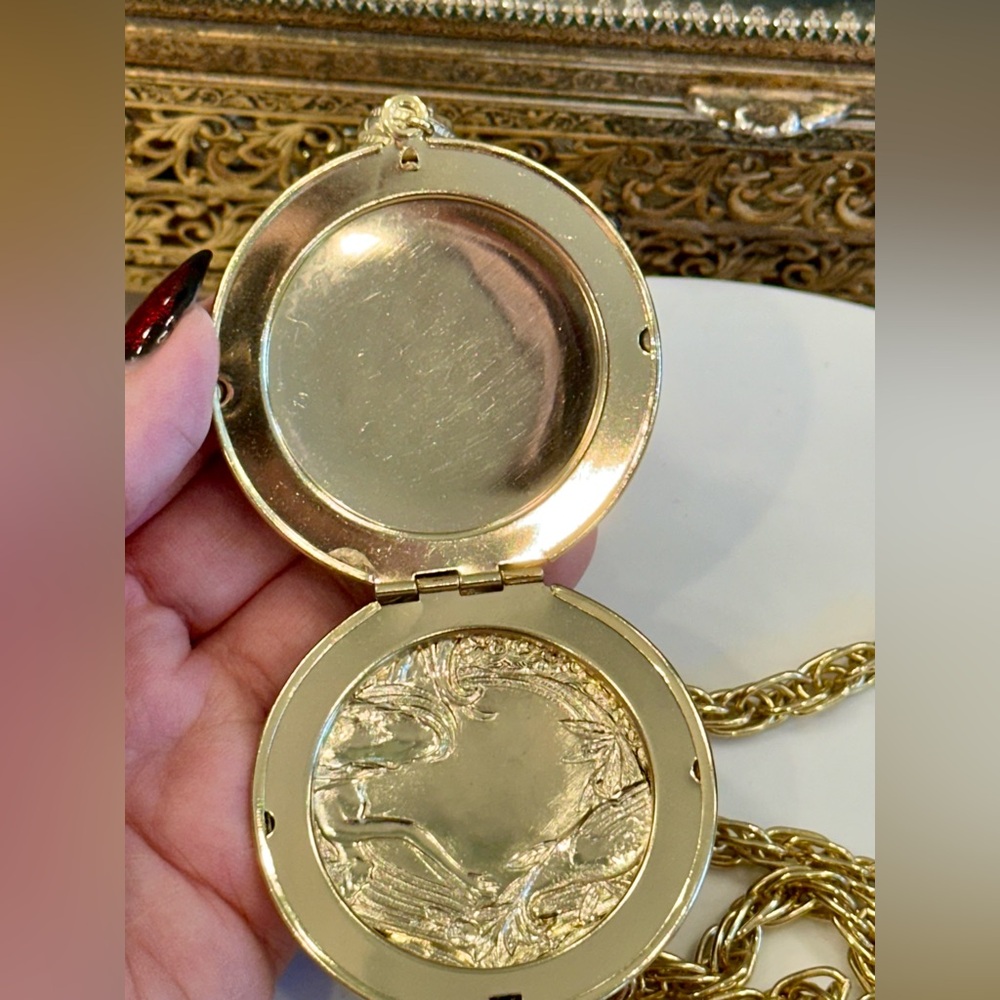 VTG Whiting & Davis Signed 70s Gold-Toned Oversized Mermaid Locket Necklace EUC - Picture 11 of 17